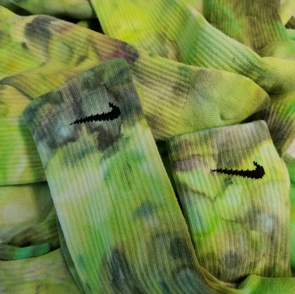 Nike Socks Green Tie Dye - Picture 2 of 6